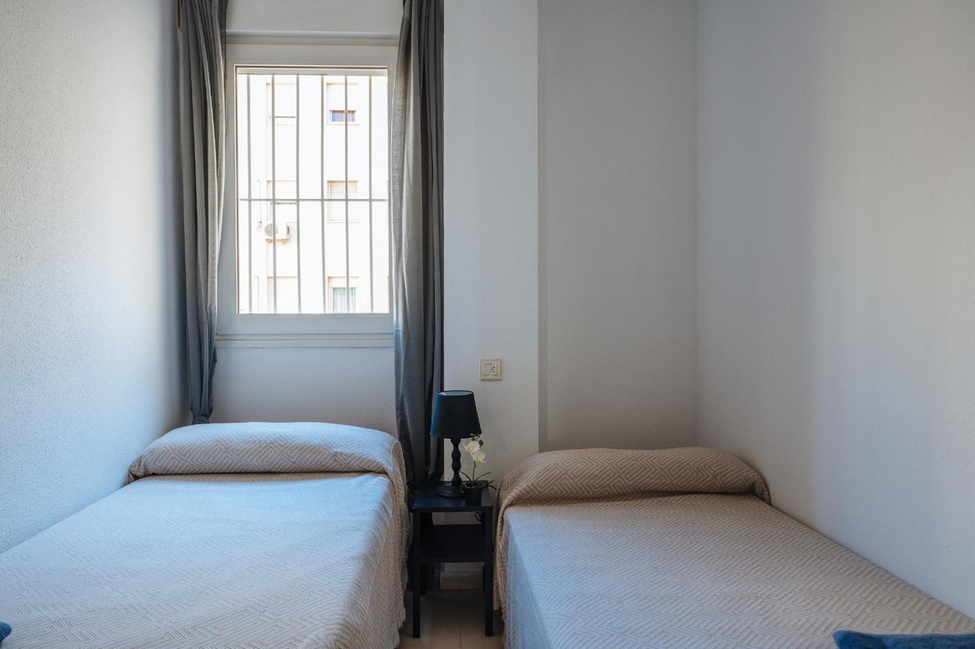 Piso Familiar Virgen Del Rocio Apartment Seville Exterior photo